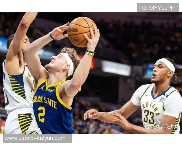 库里上半场表现抢眼13投7中斩获18分外加6助攻和2盖帽展现全面能力 库里上半场表现抢眼13投7中斩获18分外加6助攻和2盖帽展现全面能力