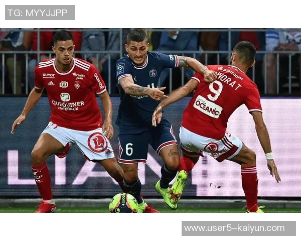 朗斯17轮40分领跑法甲防守稳健能否挑战大巴黎的霸主地位 朗斯17轮40分领跑法甲防守稳健能否挑战大巴黎的霸主地位