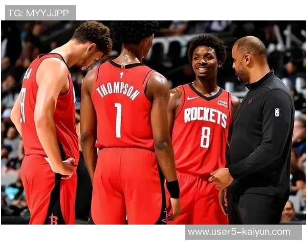 卡梅隆托马斯表现亮眼16分钟内贡献8分2板4助引关注